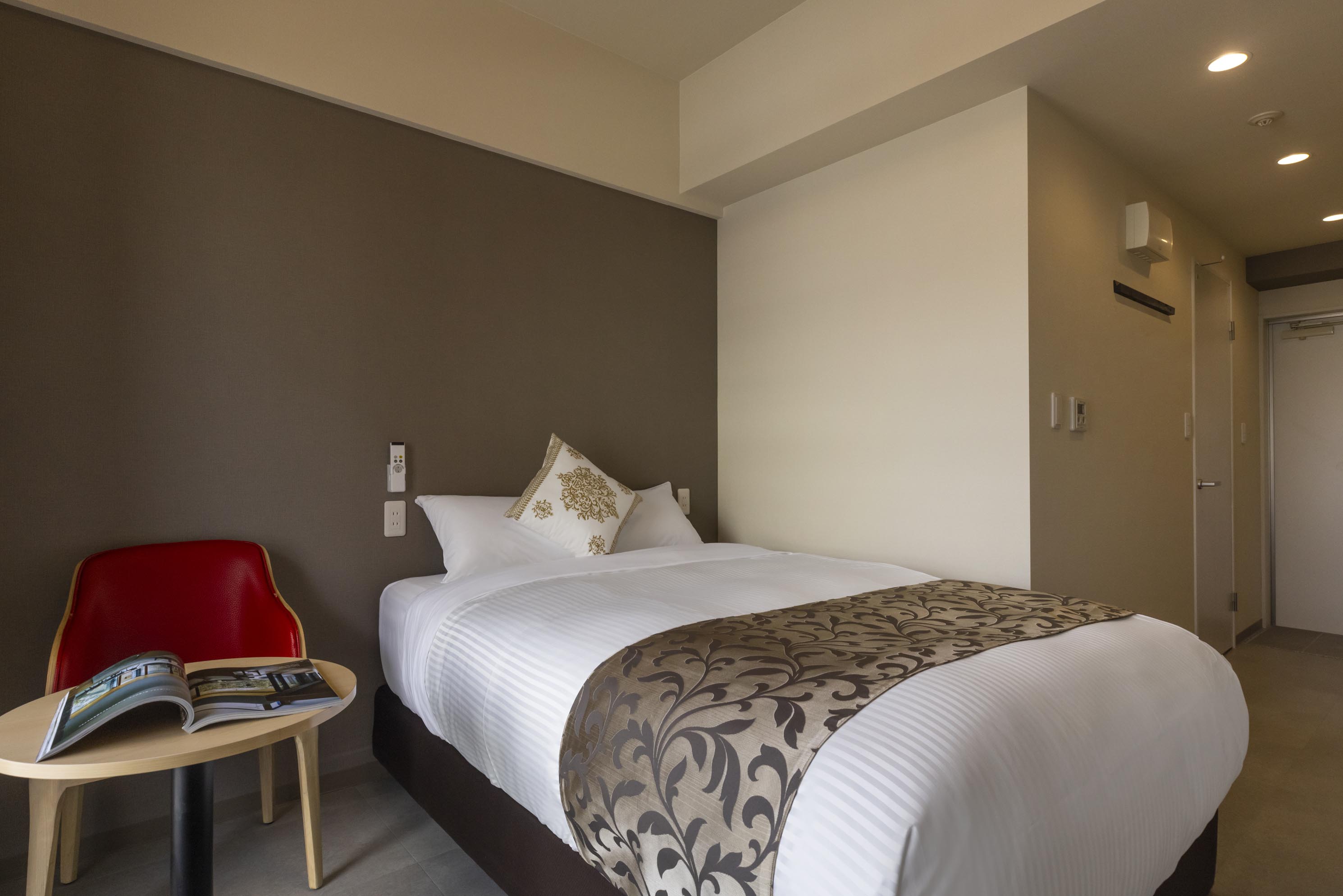 HOTEL KINJO 西町 セミダブルルーム【20平米】 客室・別角度